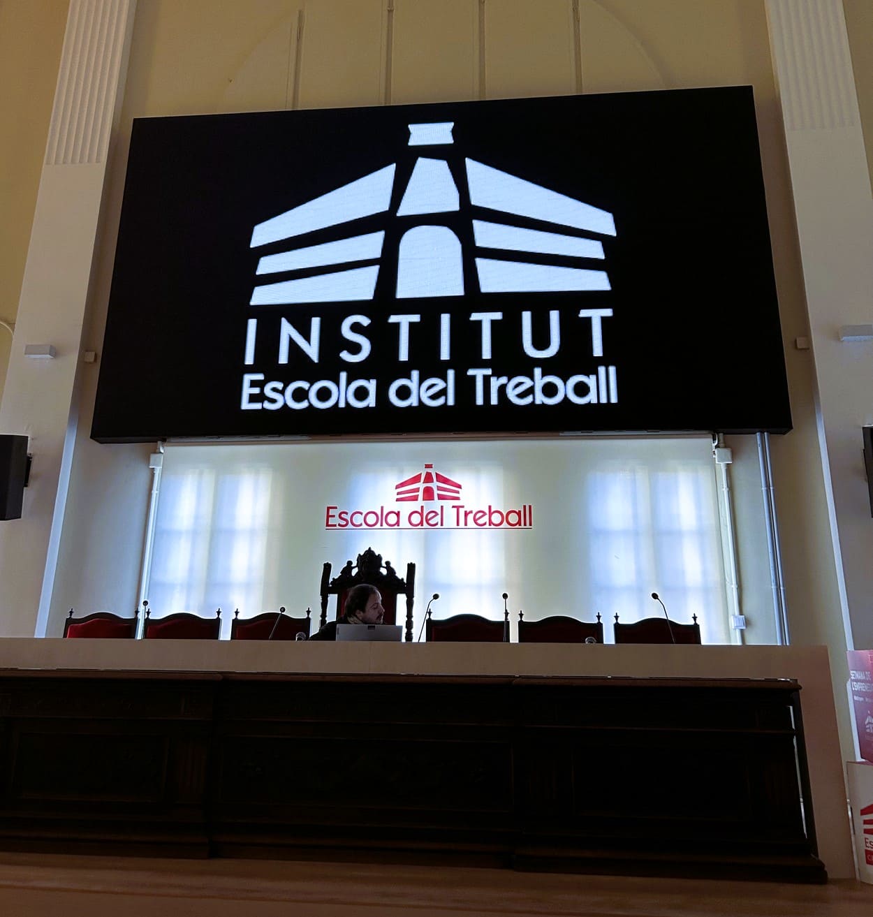 pantalla Led de gran formato instalada en el Instituto la Escola del Treball de Lleida -Feedback Audiovisuals